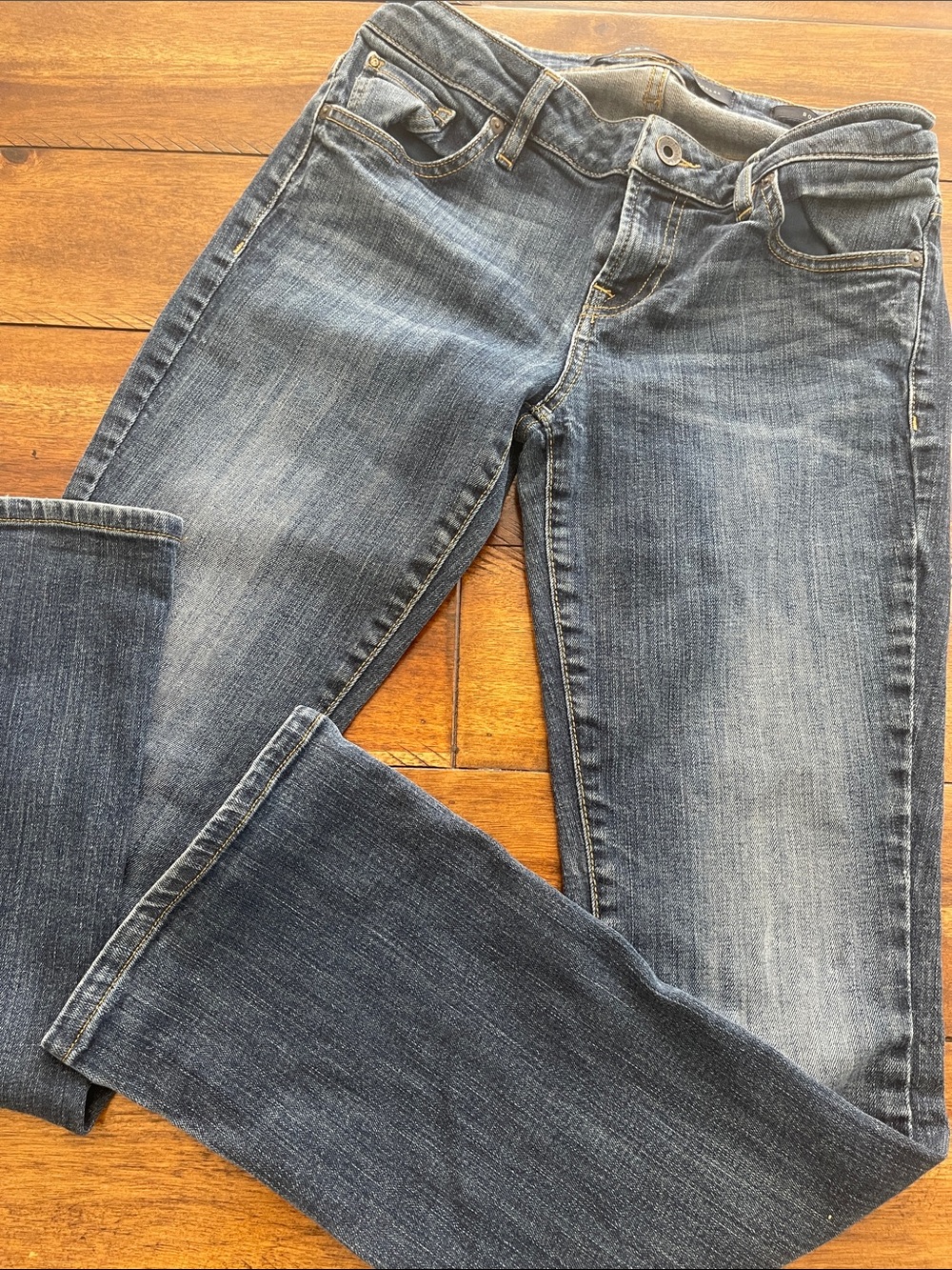 Guess blue denim jeans boot mid cut low rise size 28